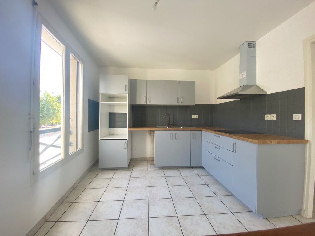 LOCATION - Appartement - ST BONNET LE CHATEAU (42380) - 680 €