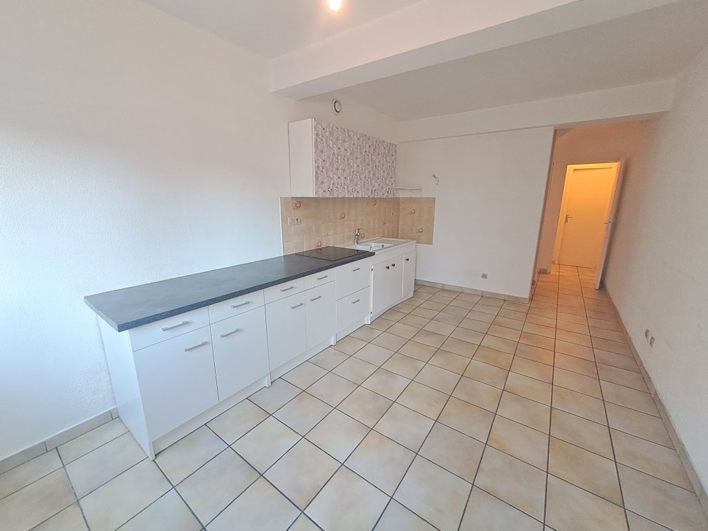 LOCATION - Appartement - CHAZELLES SUR LYON (42140) - 495 €