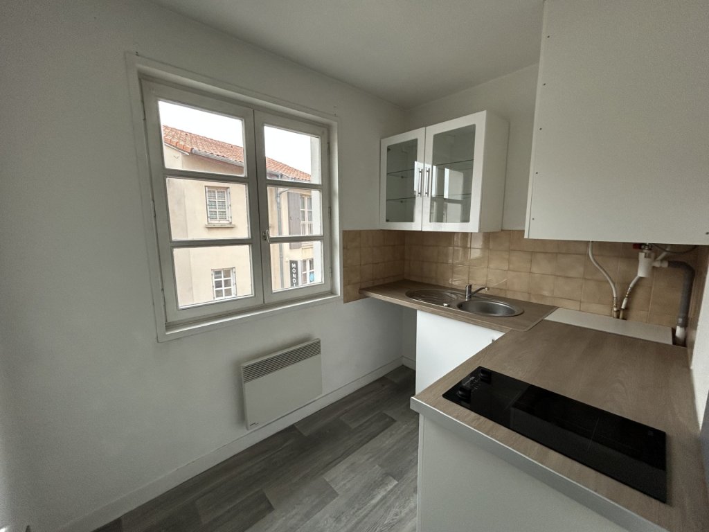 LOCATION - Appartement - MONTBRISON (42600) - 290 €
