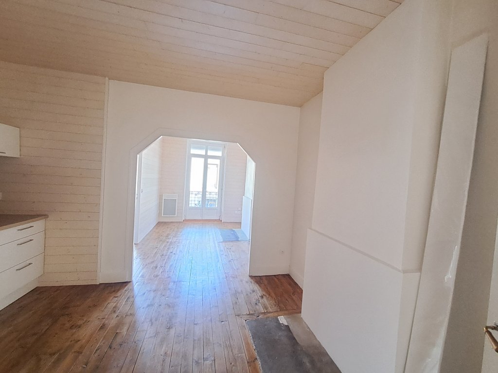 LOCATION - Appartement - CHAZELLES SUR LYON (42140) - 440 €