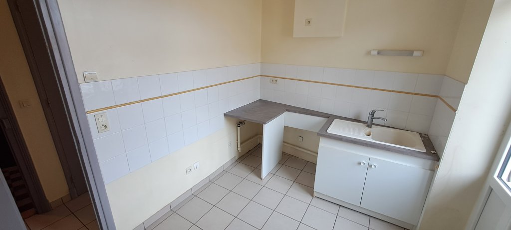 LOCATION - Appartement - CHAZELLES SUR LYON (42140) - 560 €