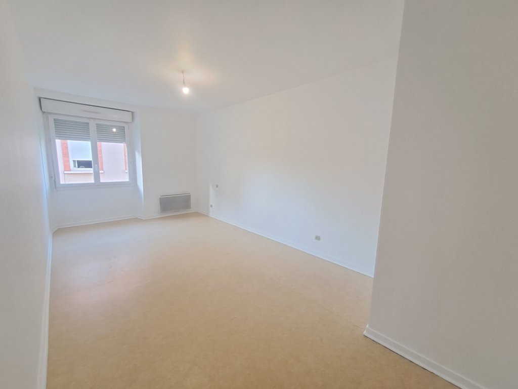 LOCATION - Appartement - CHAZELLES SUR LYON (42140) - 495 €
