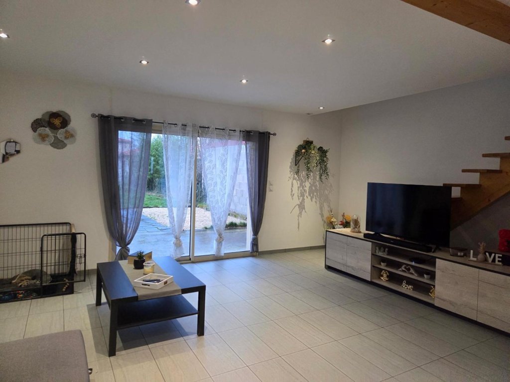 VENTE - Maison/villa - FEURS (42110) - 225000 €