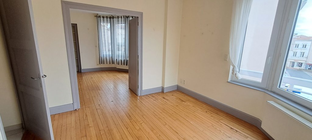 LOCATION - Appartement - CHAZELLES SUR LYON (42140) - 560 €