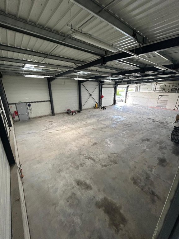 LOCATION - Local - ST SYMPHORIEN SUR COISE (69590) - 6000 €