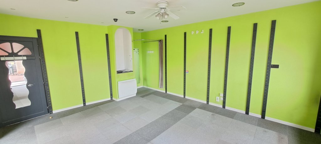 LOCATION - Local - CHAZELLES SUR LYON (42140) - 470 €