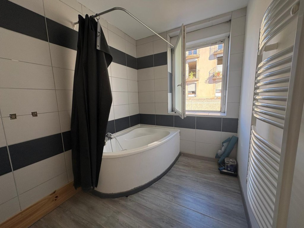 VENTE - Maison/villa - FEURS (42110) - 98000 €