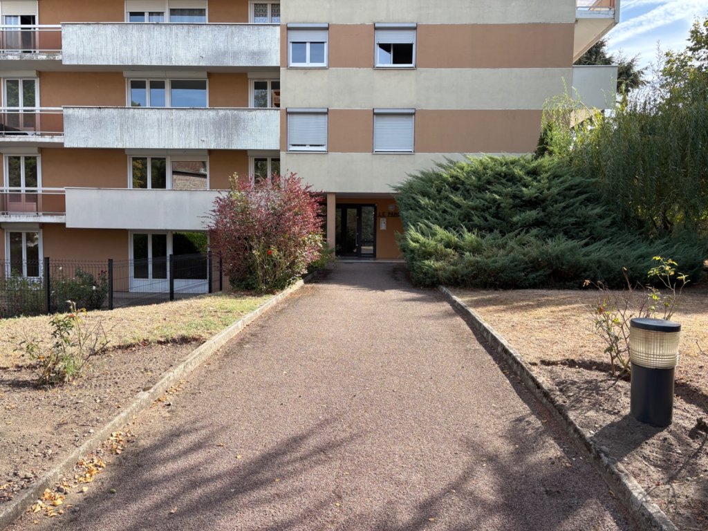VENTE - Appartement - FEURS (42110) - 109000 €