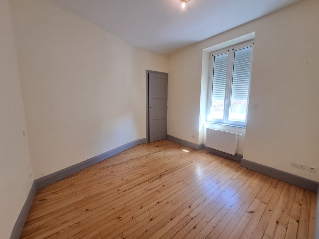 LOCATION - Appartement - CHAZELLES SUR LYON (42140) - 560 €