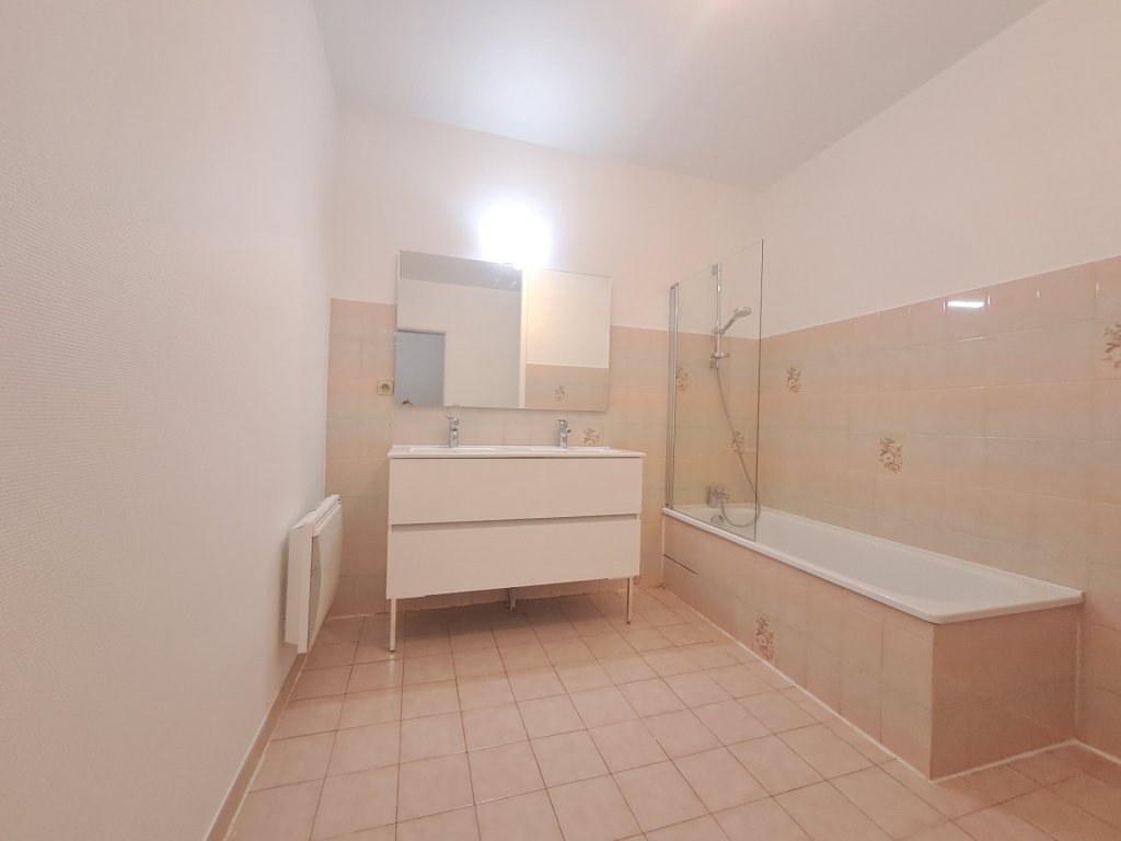 LOCATION - Appartement - CHAZELLES SUR LYON (42140) - 495 €