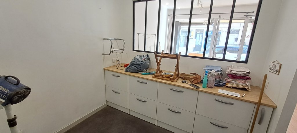 LOCATION - Local - CHAZELLES SUR LYON (42140) - 400 €