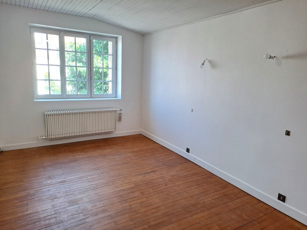 LOCATION - Maison/villa - CHAZELLES SUR LYON (42140) - 795 €