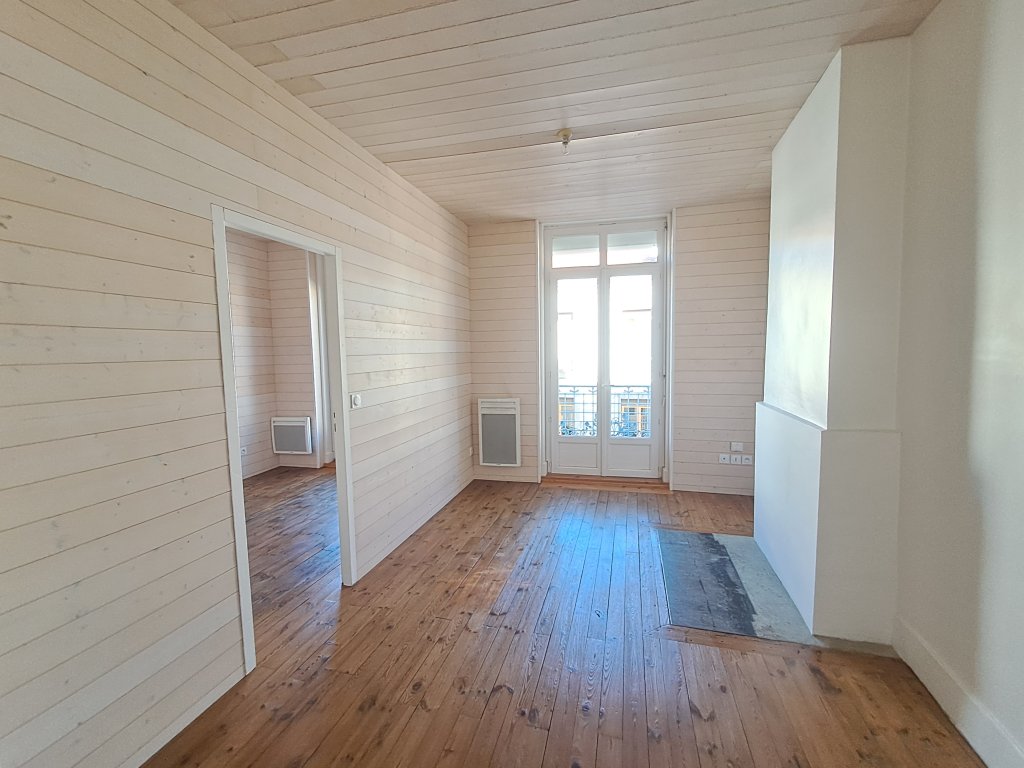 LOCATION - Appartement - CHAZELLES SUR LYON (42140) - 440 €