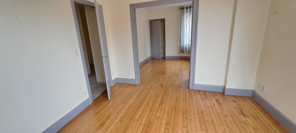 LOCATION - Appartement - CHAZELLES SUR LYON (42140) - 560 €