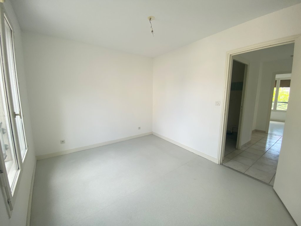 LOCATION - Appartement - ST BONNET LE CHATEAU (42380) - 680 €