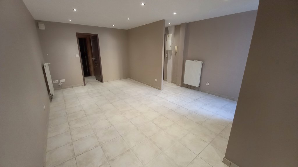 LOCATION - Appartement - CHAZELLES SUR LYON (42140) - 569 €