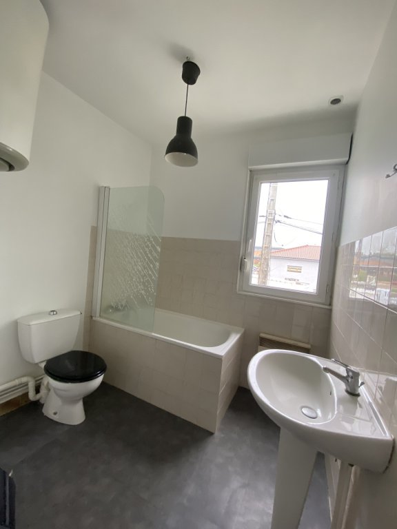 LOCATION - Appartement - MONTROND LES BAINS (42210) - 470 €