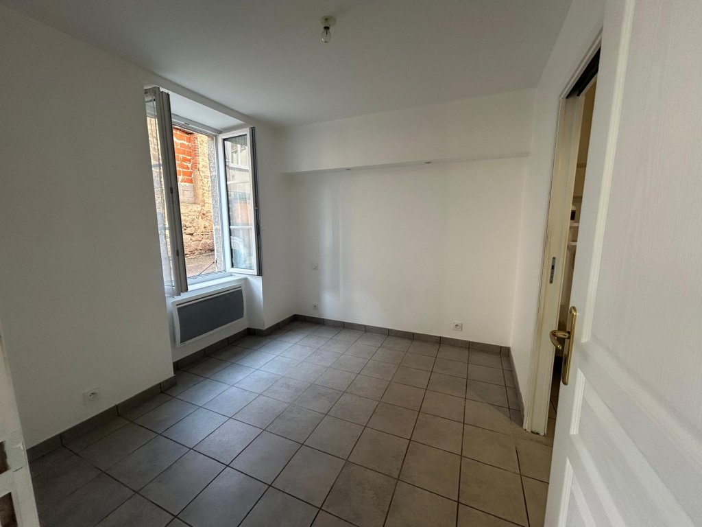 LOCATION - Appartement - NOIRETABLE (42440) - 328 €