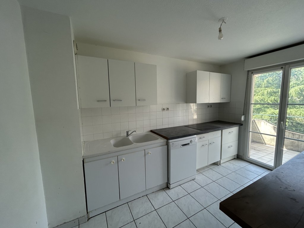 LOCATION - Appartement - ST GALMIER (42330) - 800 €