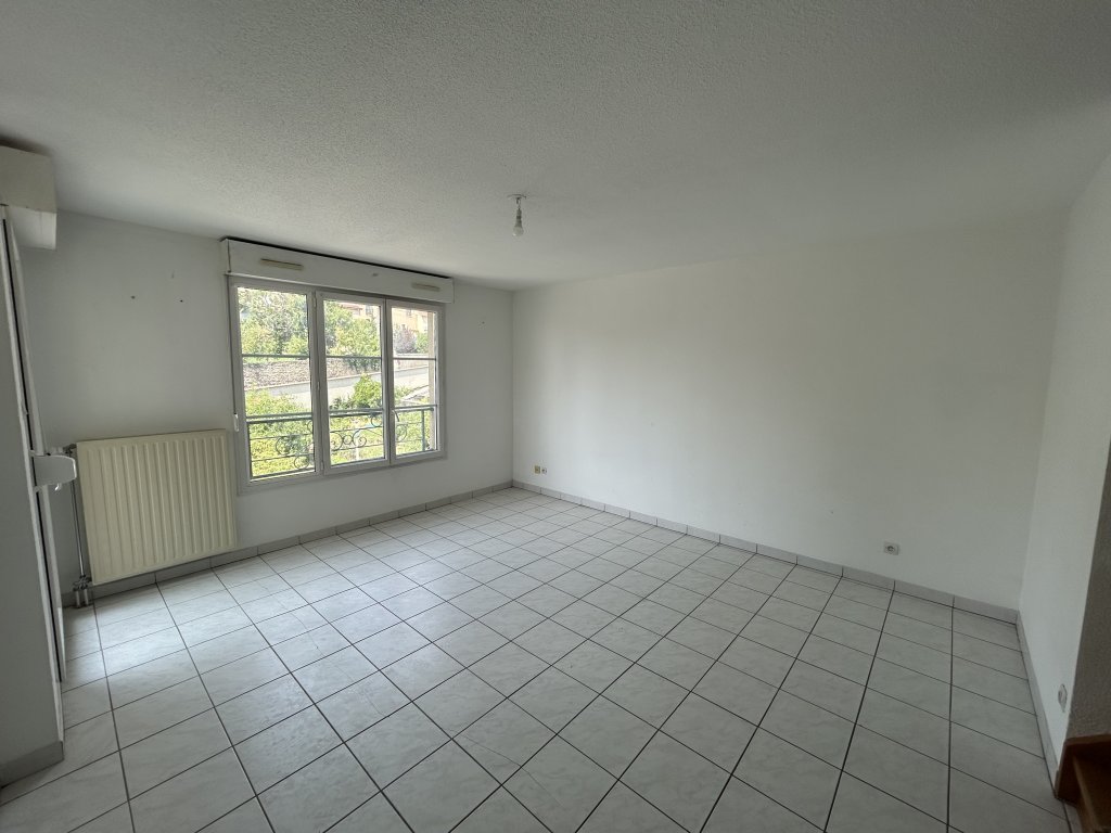 LOCATION - Appartement - ST GALMIER (42330) - 800 €