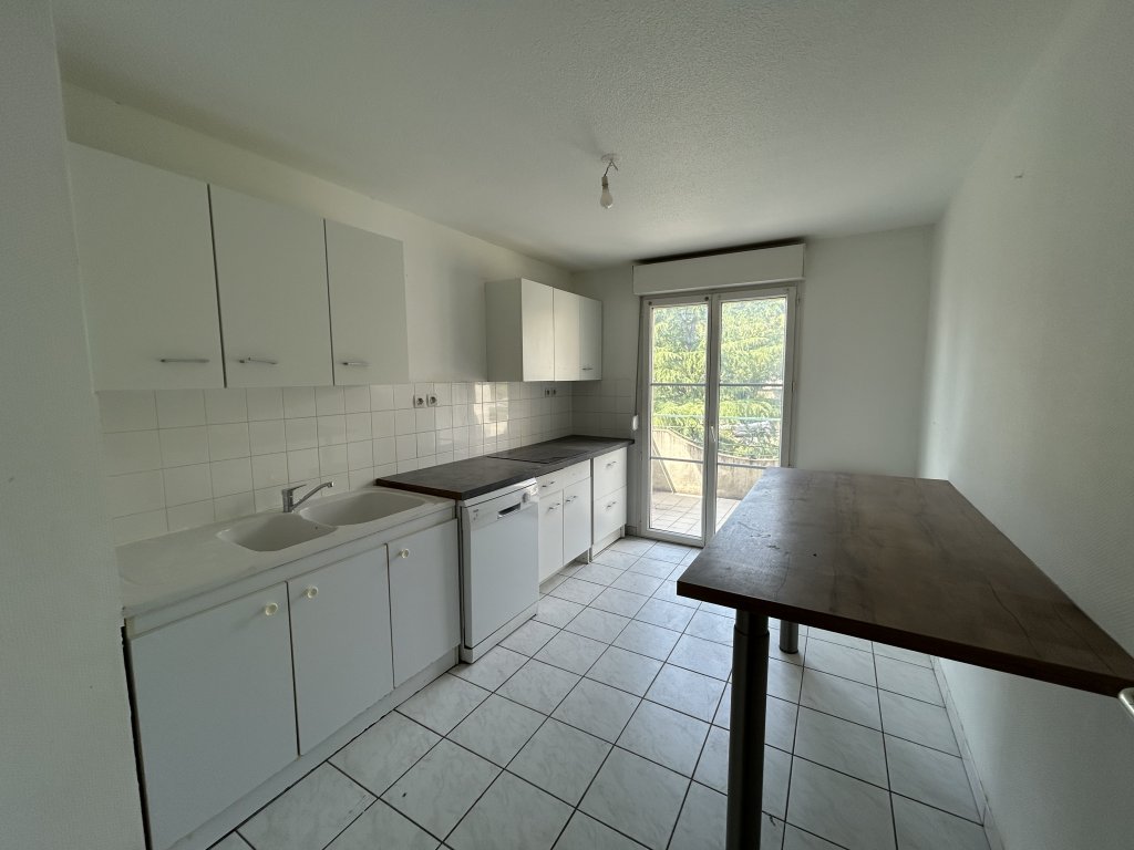 LOCATION - Appartement - ST GALMIER (42330) - 800 €