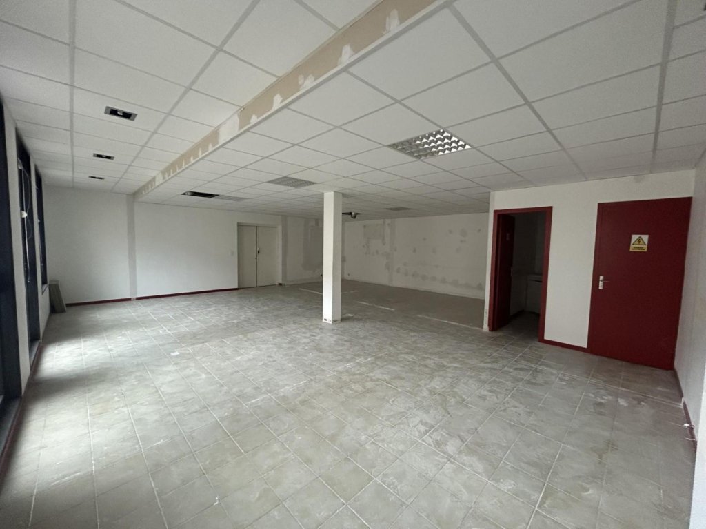 LOCATION - Local - MONTBRISON (42600) - 700 €