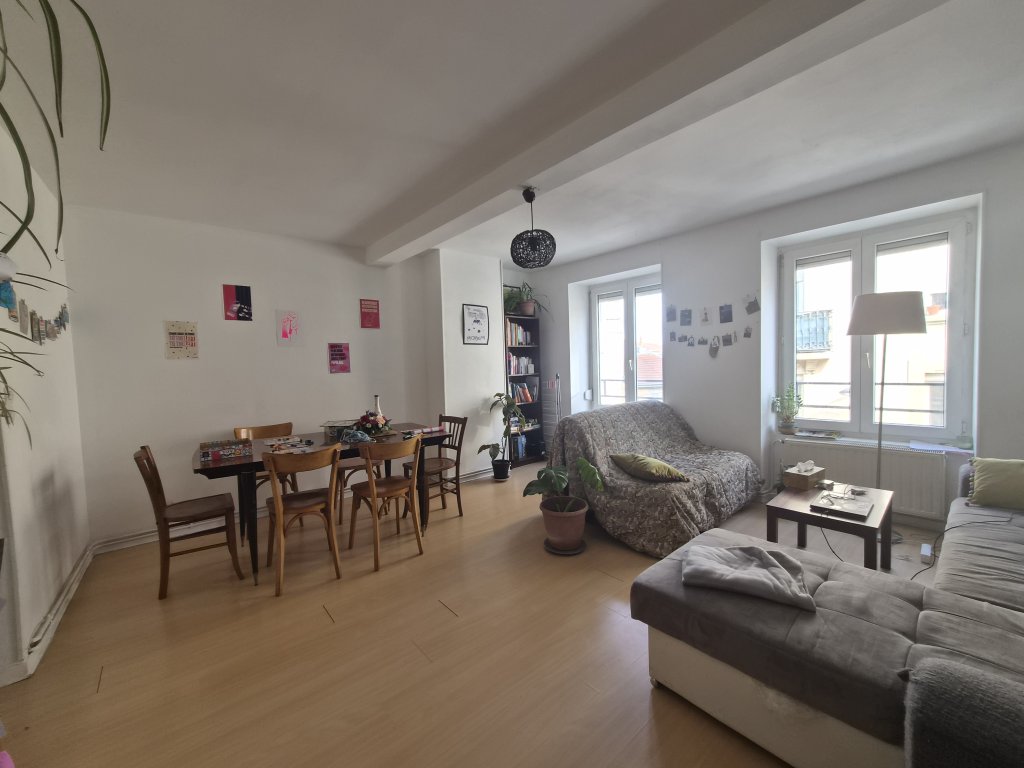 LOCATION - Appartement - CHAZELLES SUR LYON (42140) - 520 €