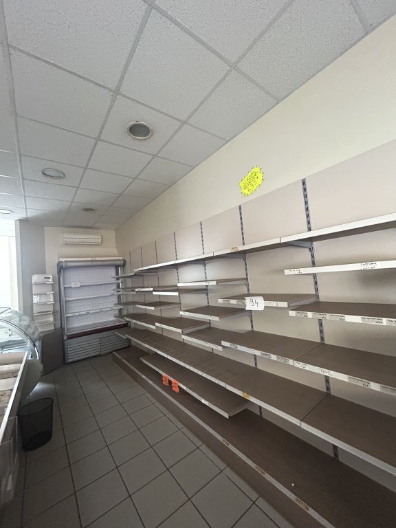 LOCATION - Local - CHAZELLES SUR LYON (42140) - 650 €