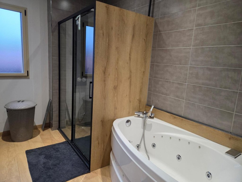 VENTE - Maison/villa - FEURS (42110) - 225000 €