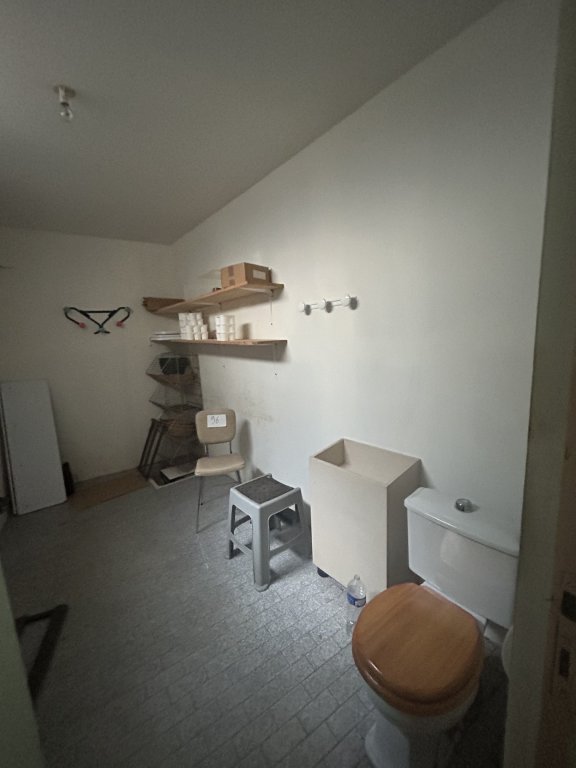 LOCATION - Local - CHAZELLES SUR LYON (42140) - 650 €
