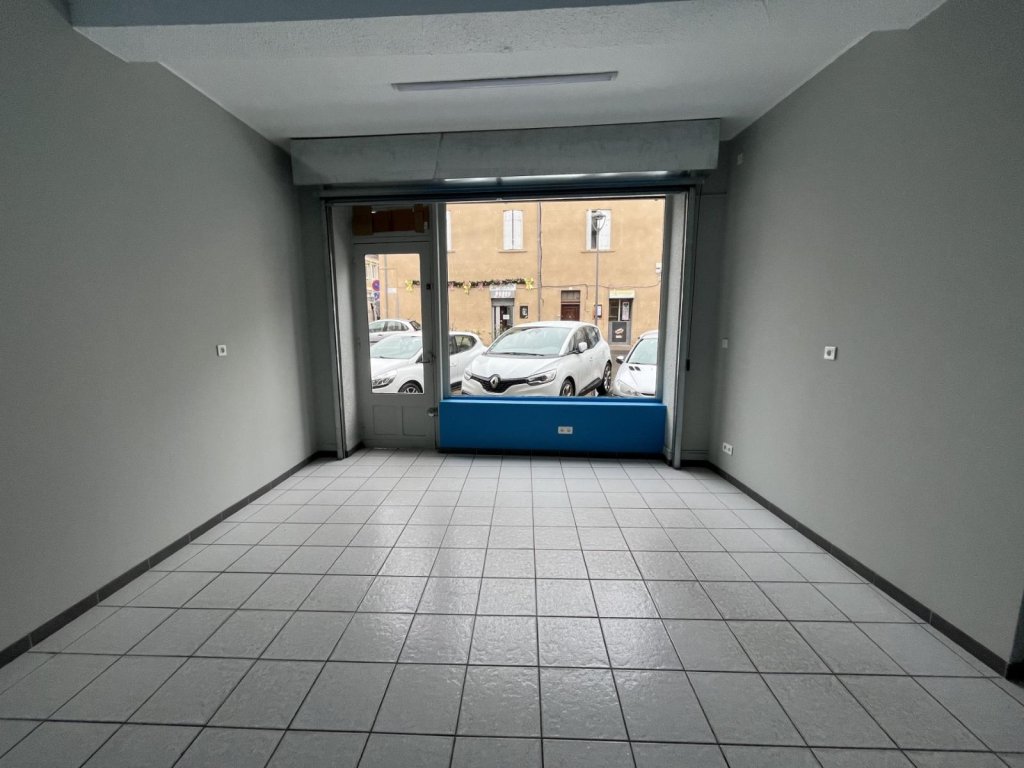 LOCATION - Local - MONTBRISON (42600) - 328 €