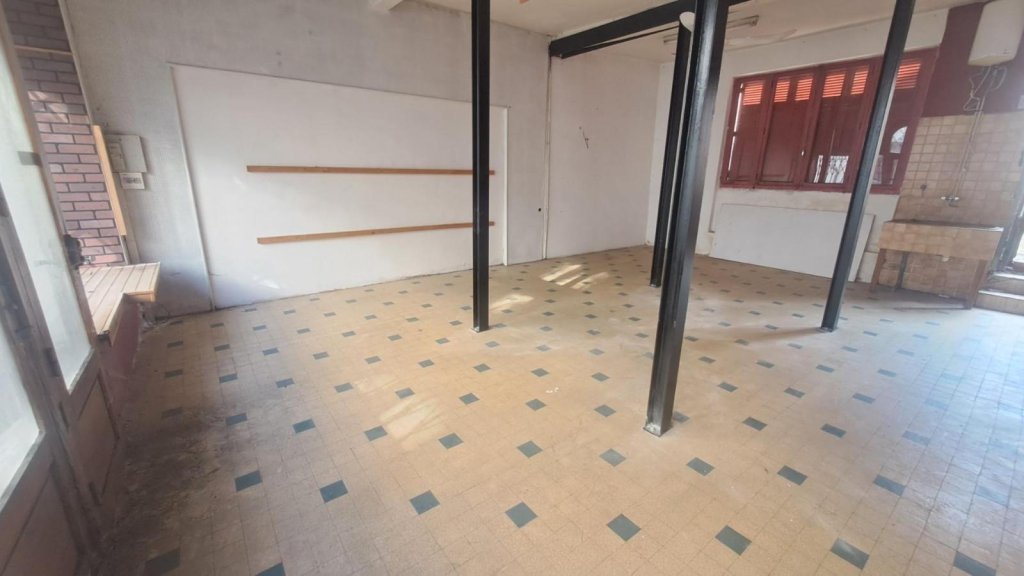 LOCATION - Boutique - CHAZELLES SUR LYON (42140) - 499 €