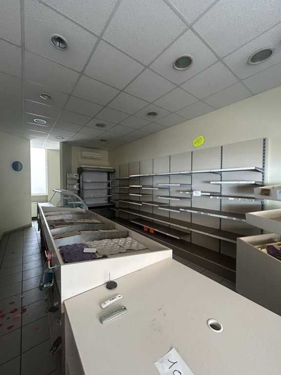 LOCATION - Local - CHAZELLES SUR LYON (42140) - 650 €