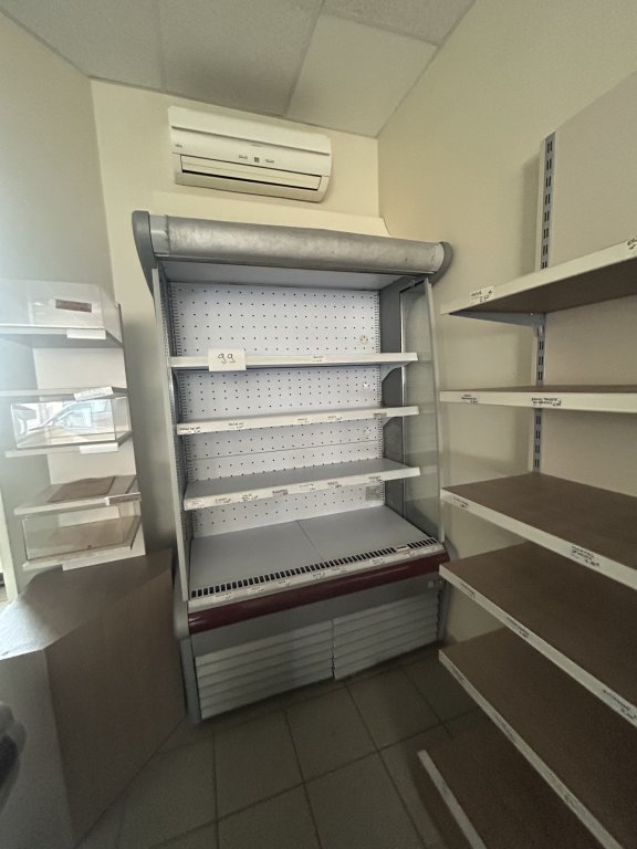 LOCATION - Local - CHAZELLES SUR LYON (42140) - 650 €
