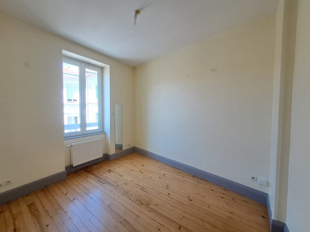 LOCATION - Appartement - CHAZELLES SUR LYON (42140) - 560 €